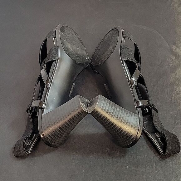 NUE OPTIONS LOW BLOCK HEEL CRISSCROSS ELASTIC STRAP OPEN TOE SANDAL - Picture 10 of 14